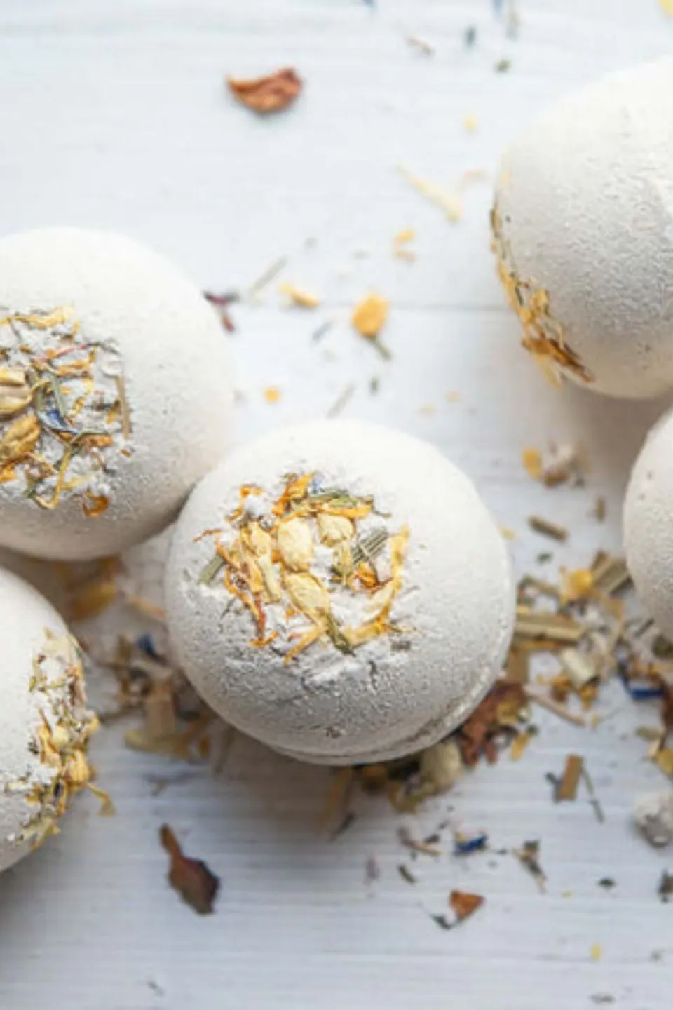 Lemongrass   Green Clay Natural Vegan Bath Bomb